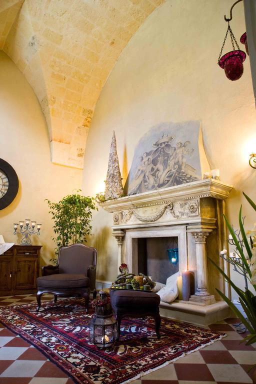 Palazzo Delle Viole Bed & Breakfast Oria  Eksteriør bilde