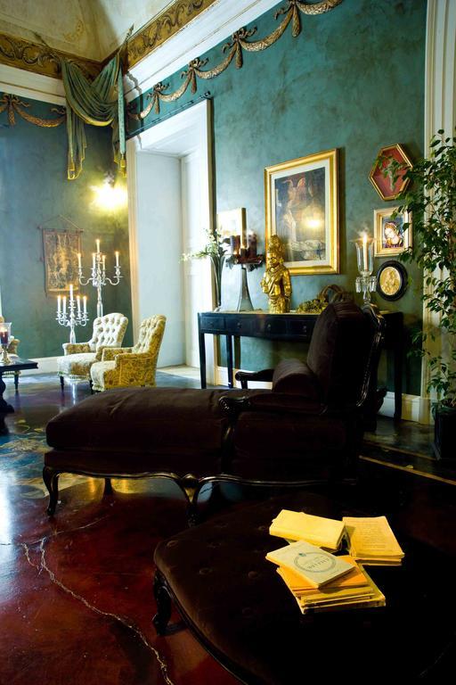 Palazzo Delle Viole Bed & Breakfast Oria  Eksteriør bilde