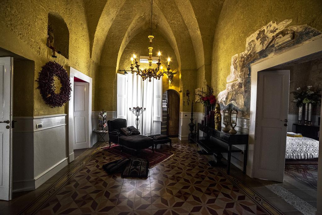 Palazzo Delle Viole Bed & Breakfast Oria  Eksteriør bilde