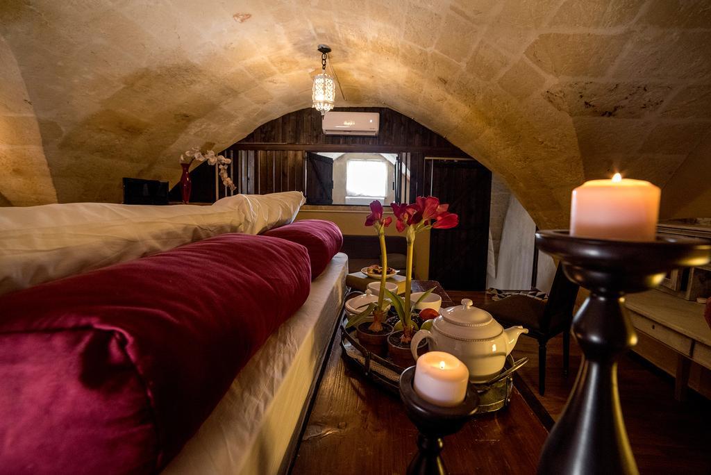 Palazzo Delle Viole Bed & Breakfast Oria  Eksteriør bilde