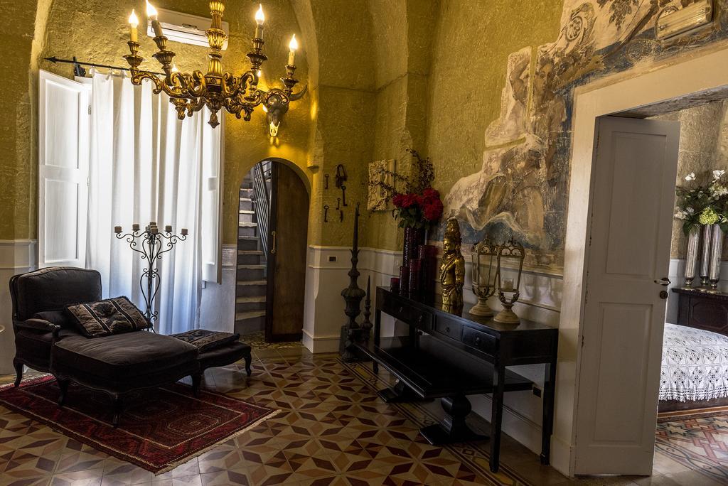 Palazzo Delle Viole Bed & Breakfast Oria  Eksteriør bilde