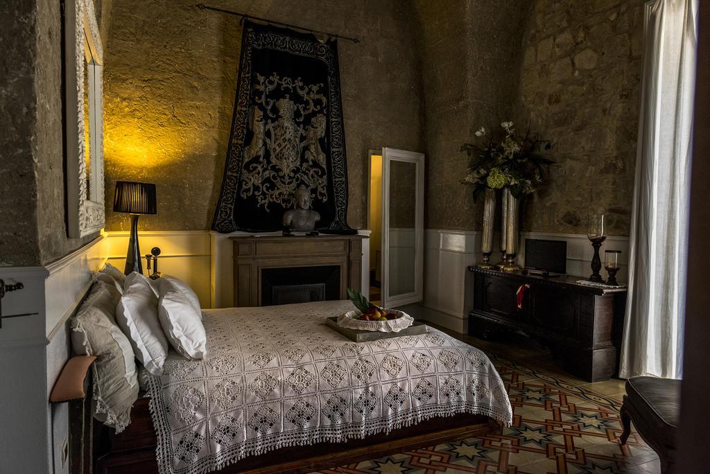 Palazzo Delle Viole Bed & Breakfast Oria  Eksteriør bilde