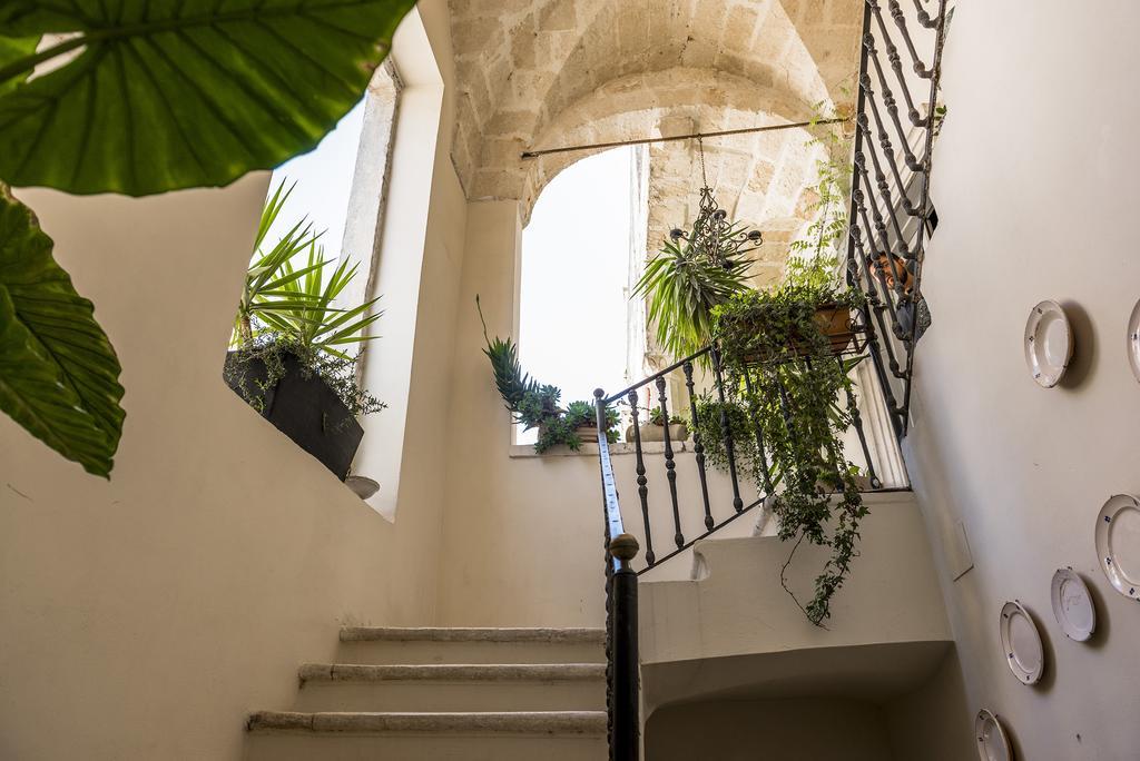 Palazzo Delle Viole Bed & Breakfast Oria  Eksteriør bilde